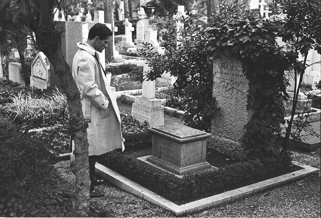 E' un brusio_Pasolini_Le ceneri di G ramsci_ Cimitero acattolico Roma