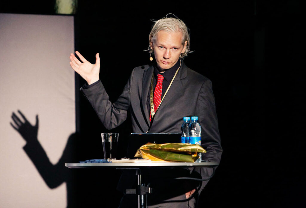 Julian_Assange_20091117_Copenhagen_2
